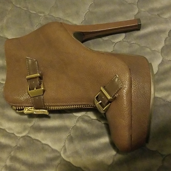 Platform booties - Picture 6 of 8